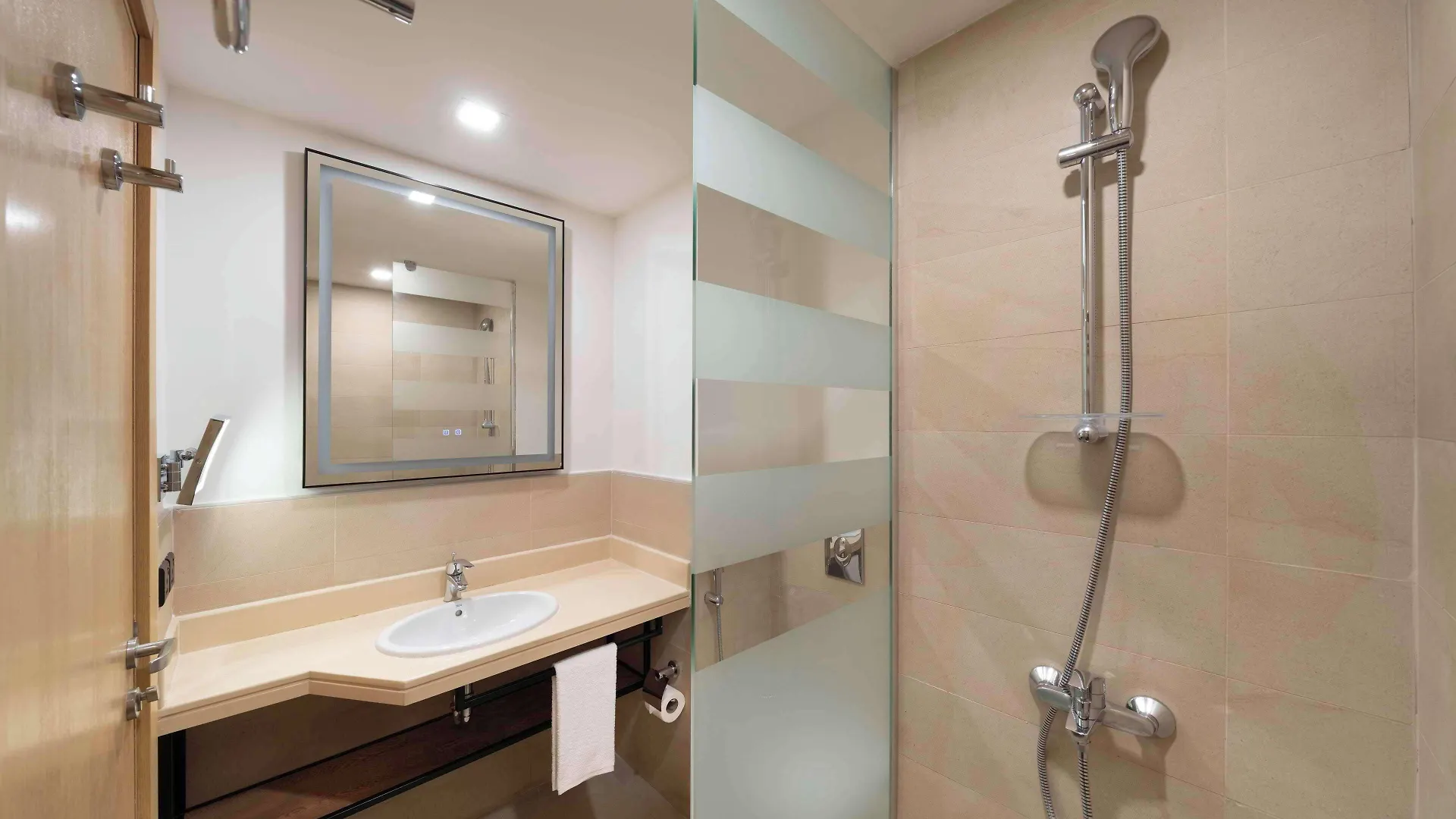 Park Inn By Radisson Makkah Thakher Alsharqi Mecca Saudi Arabia