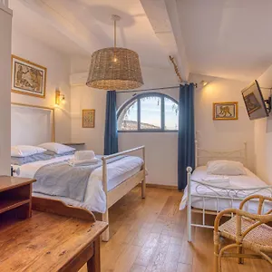  Hotel Restaurant Les Remparts France